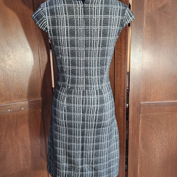 CUTE Banana Republic Fitted Plaid Sheath Mini Dress Size 2 - Picture 4 of 10